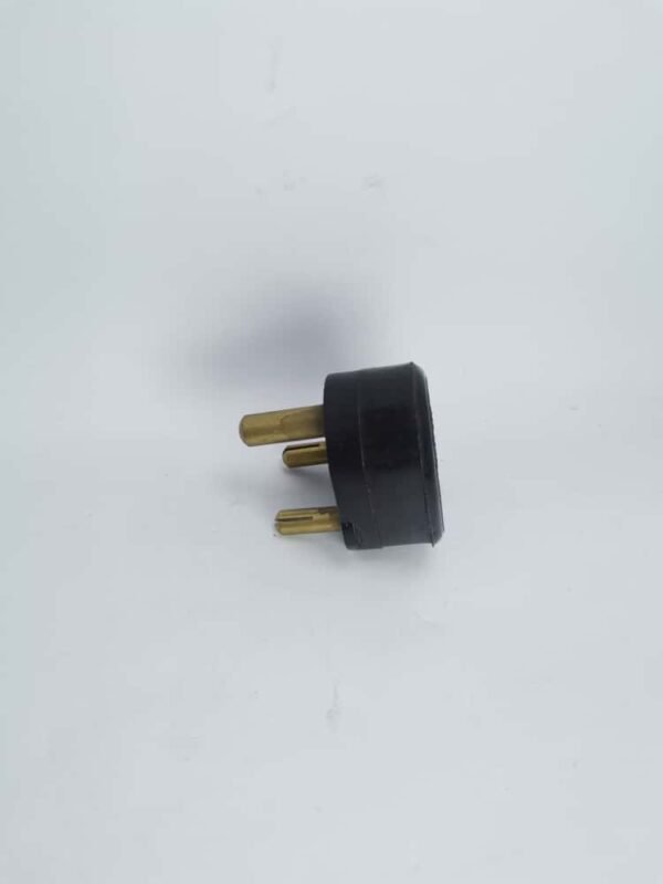 TRIANGLE 15A PLUG TOP (BLK)